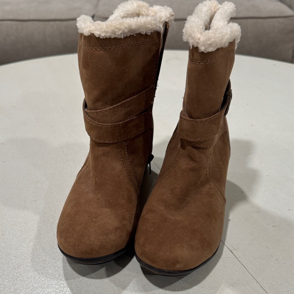 Apri wedge Brown Suede Ankle Booties